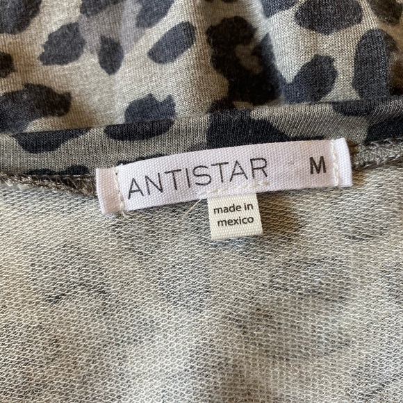 ANTISTAR~ Women’s Animal Print T- Shirt Dress V-Neck Loose fitting Rolled sleeve - Picture 5 of 7